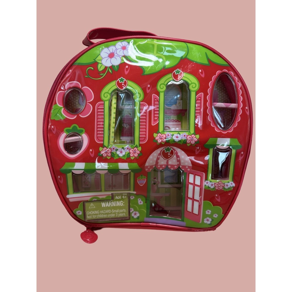 2009 Strawberry Shortcake Vinyl On The Go House Carrying Case 11" x 11" x 3"